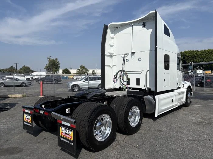 2027 Peterbilt 579 in Sylmar, CA — photo 6