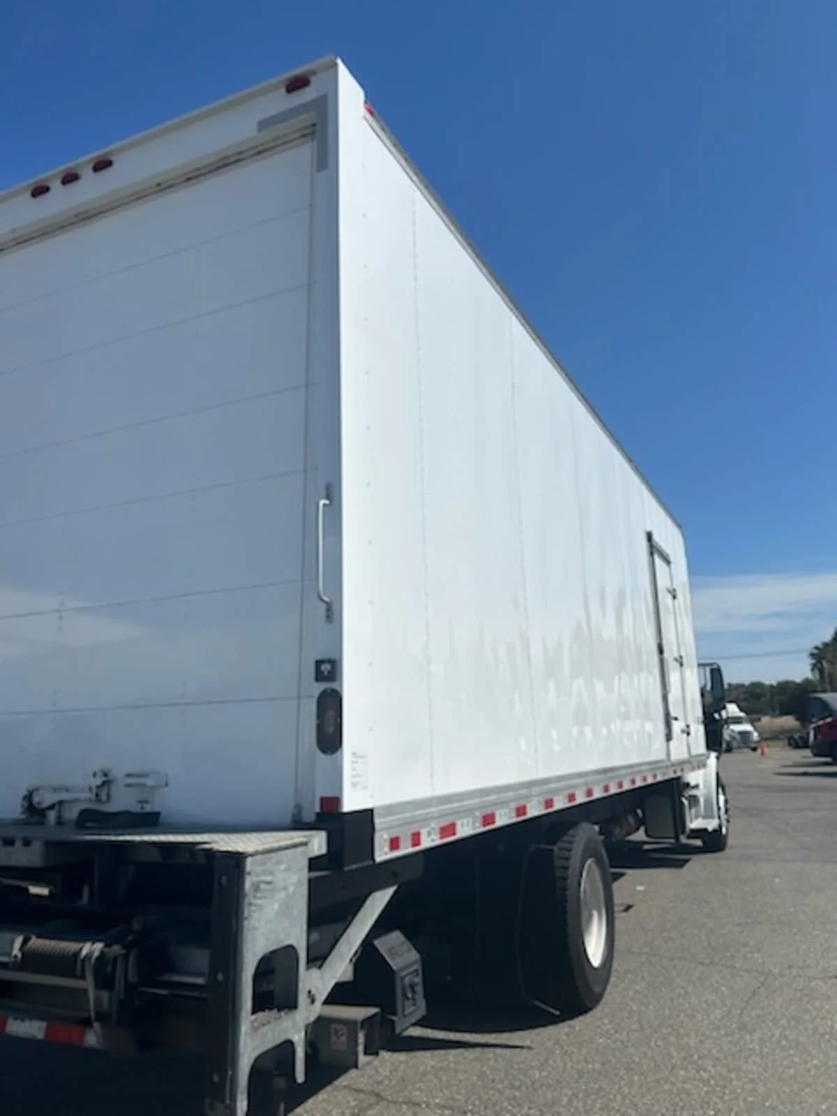 2018 Freightliner M2 106 in Pomona, CA — photo 4