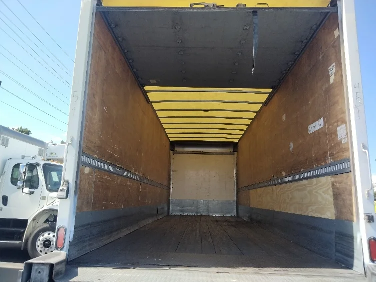 2019 Hino 268 in Torrance, CA — photo 8
