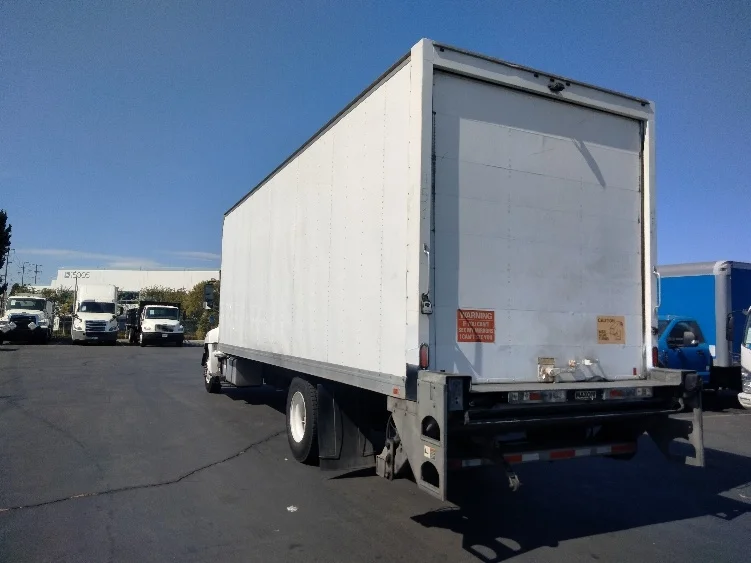 2019 Hino 268 in Torrance, CA — photo 6