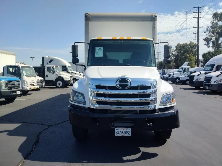 2019 Hino 268 in Torrance, CA — photo 2