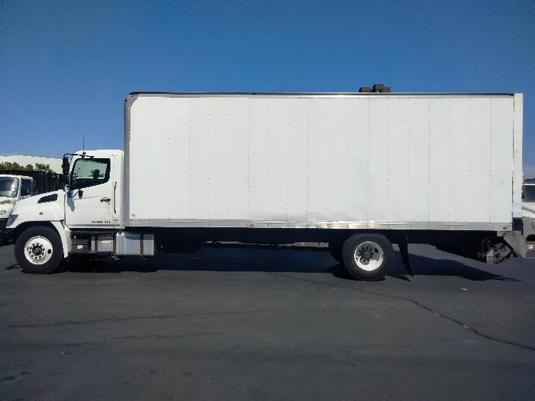 2019 Hino 268 in Torrance, CA — photo 4
