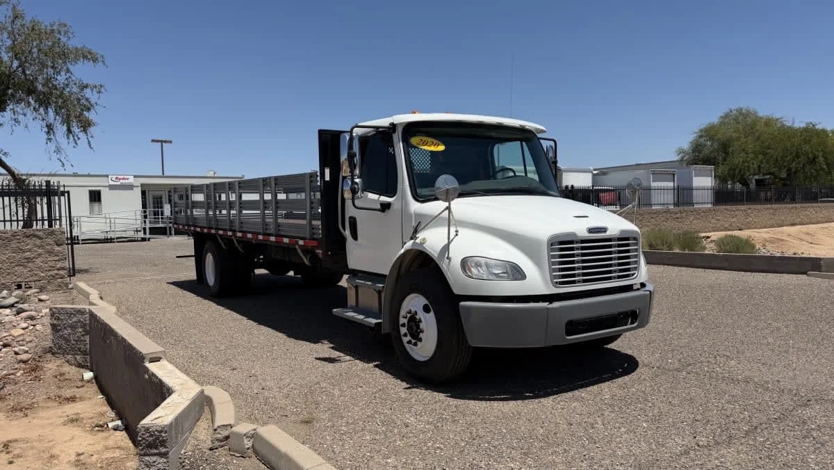 2020 Freightliner M2 106 in Phoenix, AZ — photo 3
