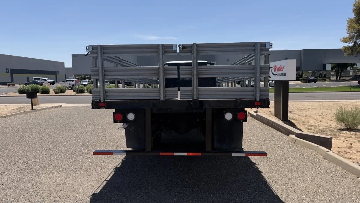 2020 Freightliner M2 106 in Phoenix, AZ — photo 5