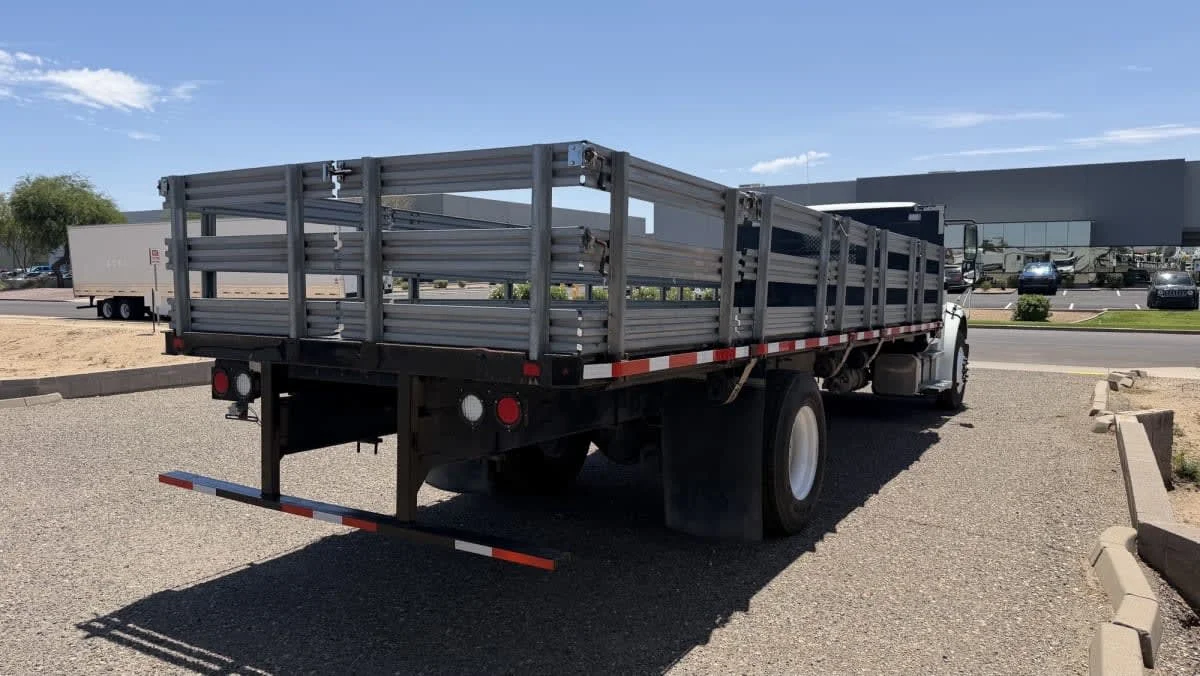 2020 Freightliner M2 106 in Phoenix, AZ — photo 4