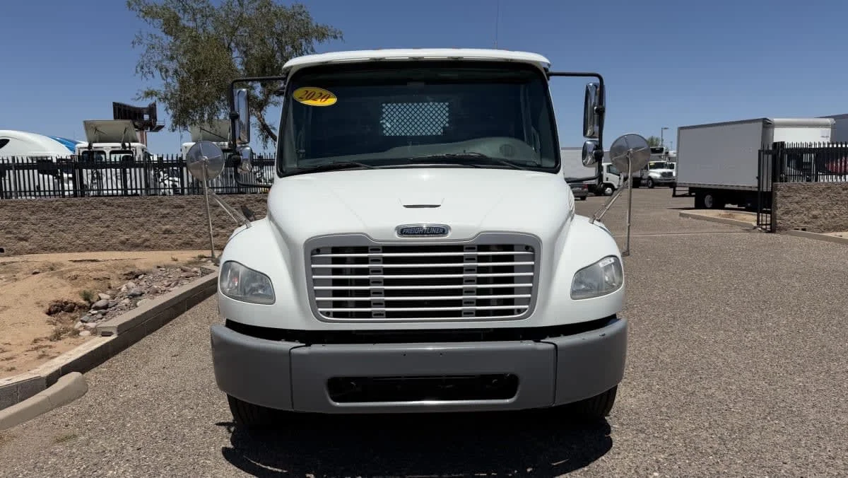 2020 Freightliner M2 106 in Phoenix, AZ — photo 2