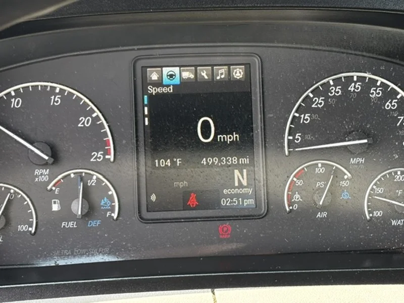 2021 Freightliner Cascadia — photo 9