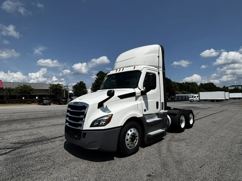 2021 Freightliner Cascadia — photo 6