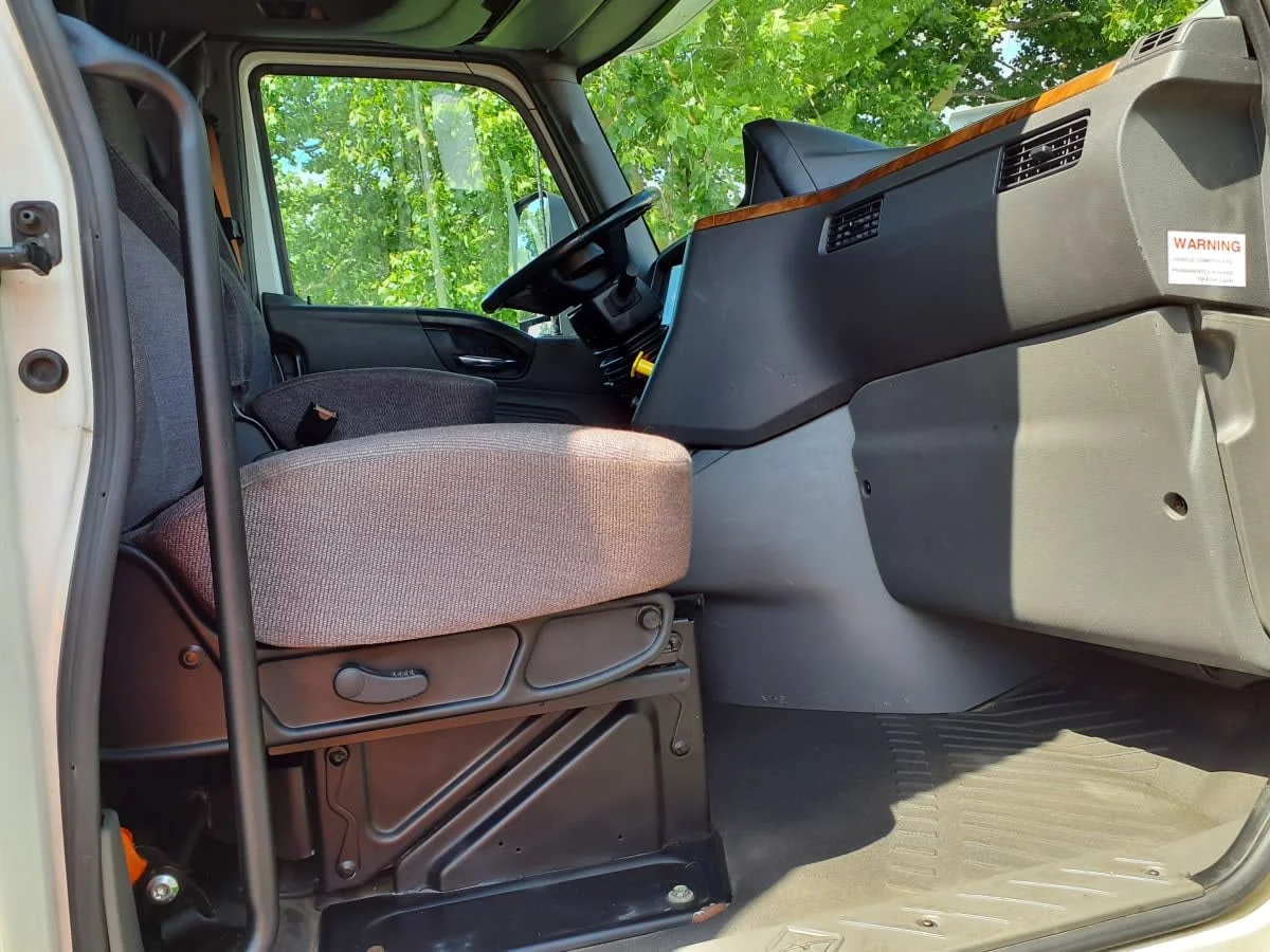 2020 International LT in O'fallon, MO — photo 13