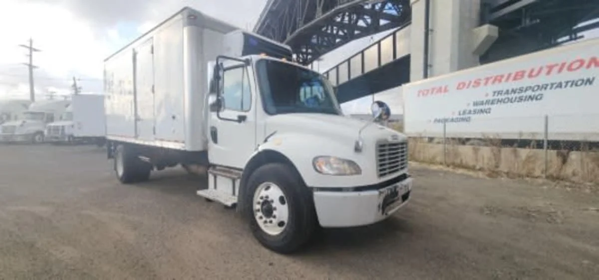 2017 Freightliner M2 106 - image 3