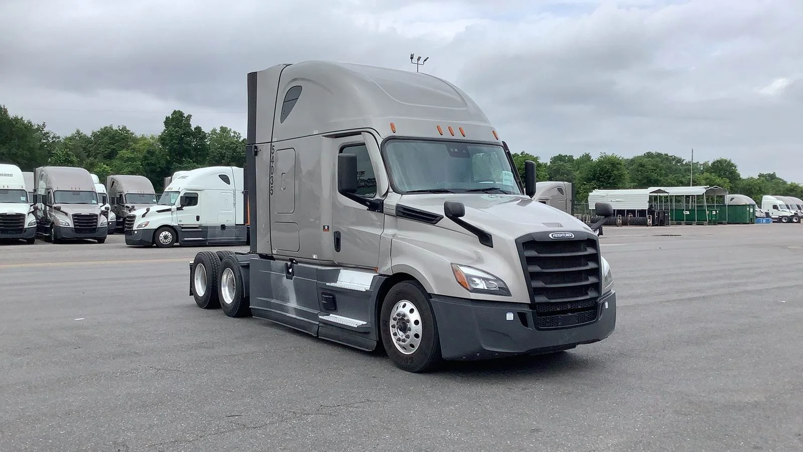 2023 Freightliner Cascadia in West Memphis, AR