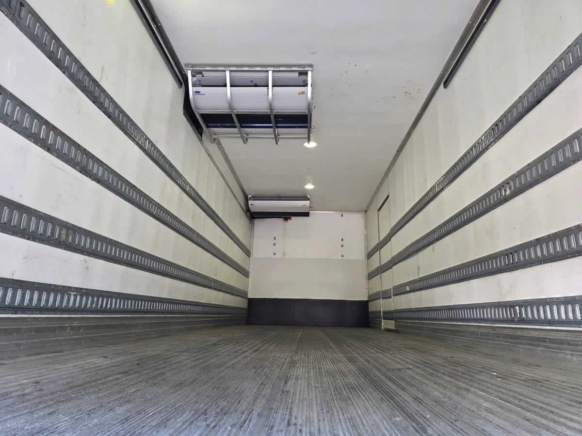 2016 Freightliner M2 106 - image 9