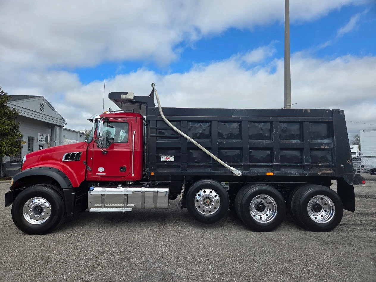 2019 Mack Granite in Quincy, IL — photo 2