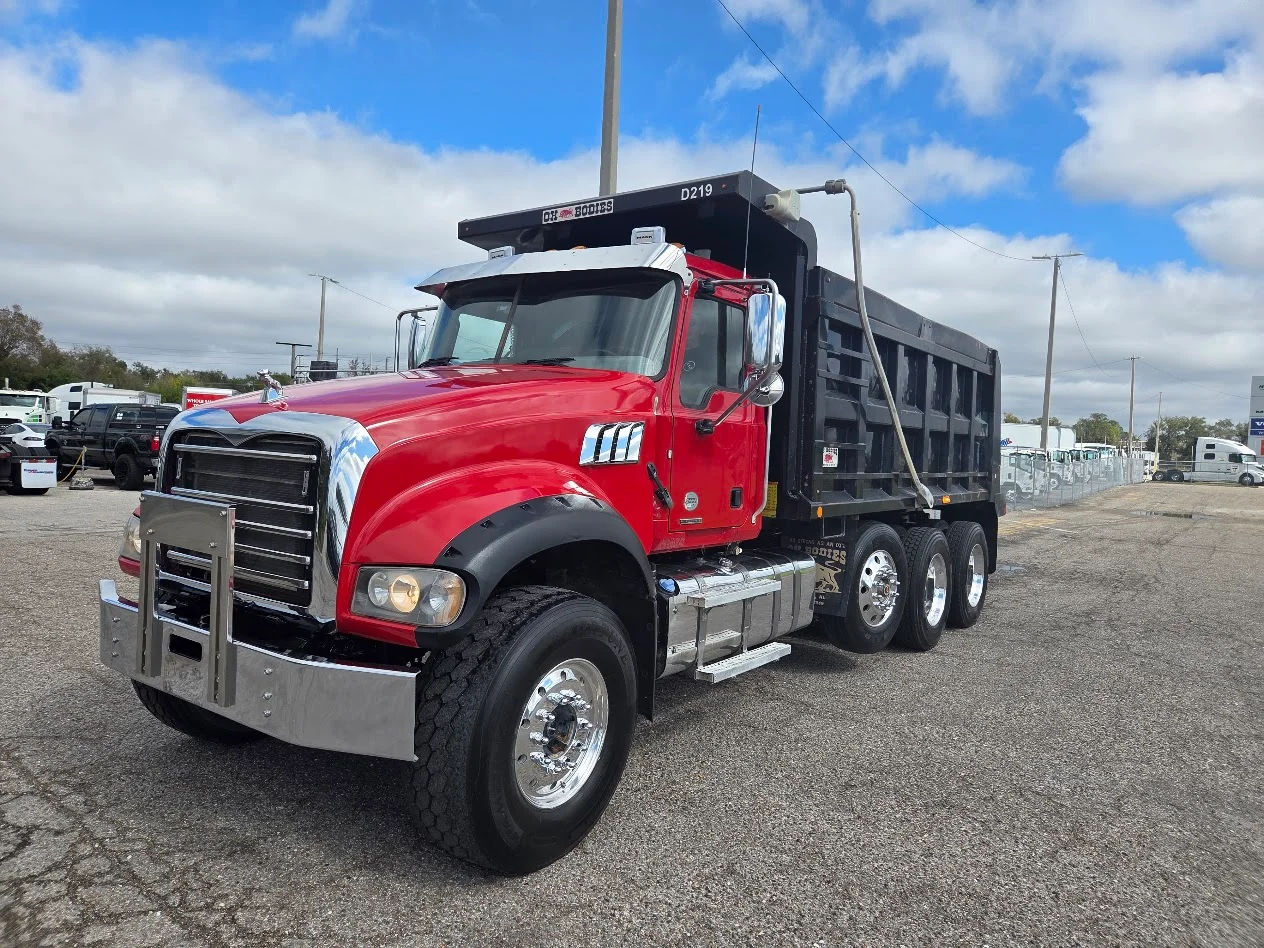 2019 Mack Granite in Quincy, IL