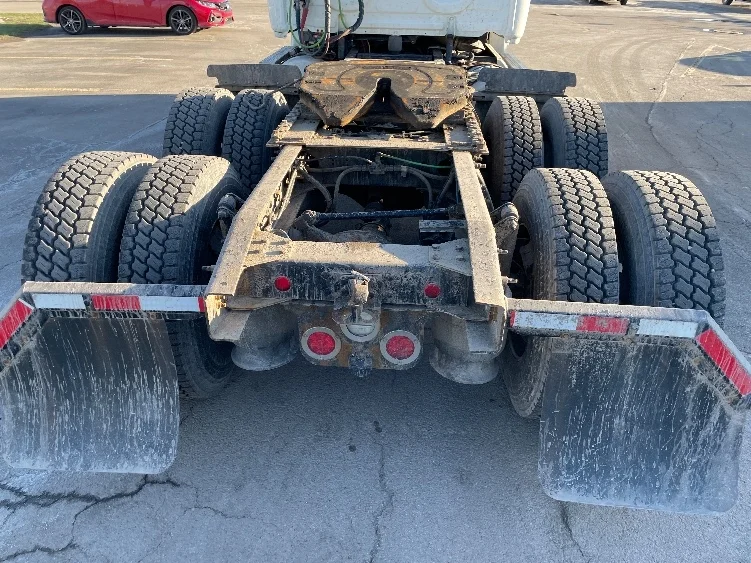 2018 Freightliner Cascadia - image 6