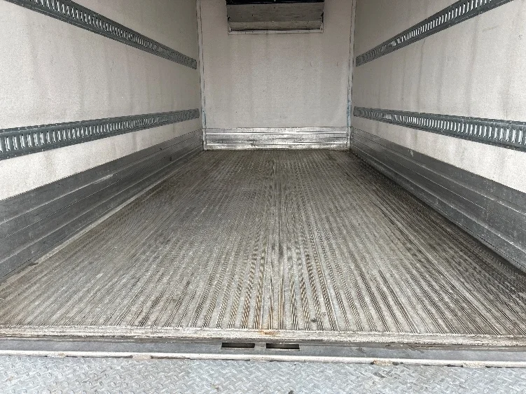 2022 Isuzu NRR - image 10