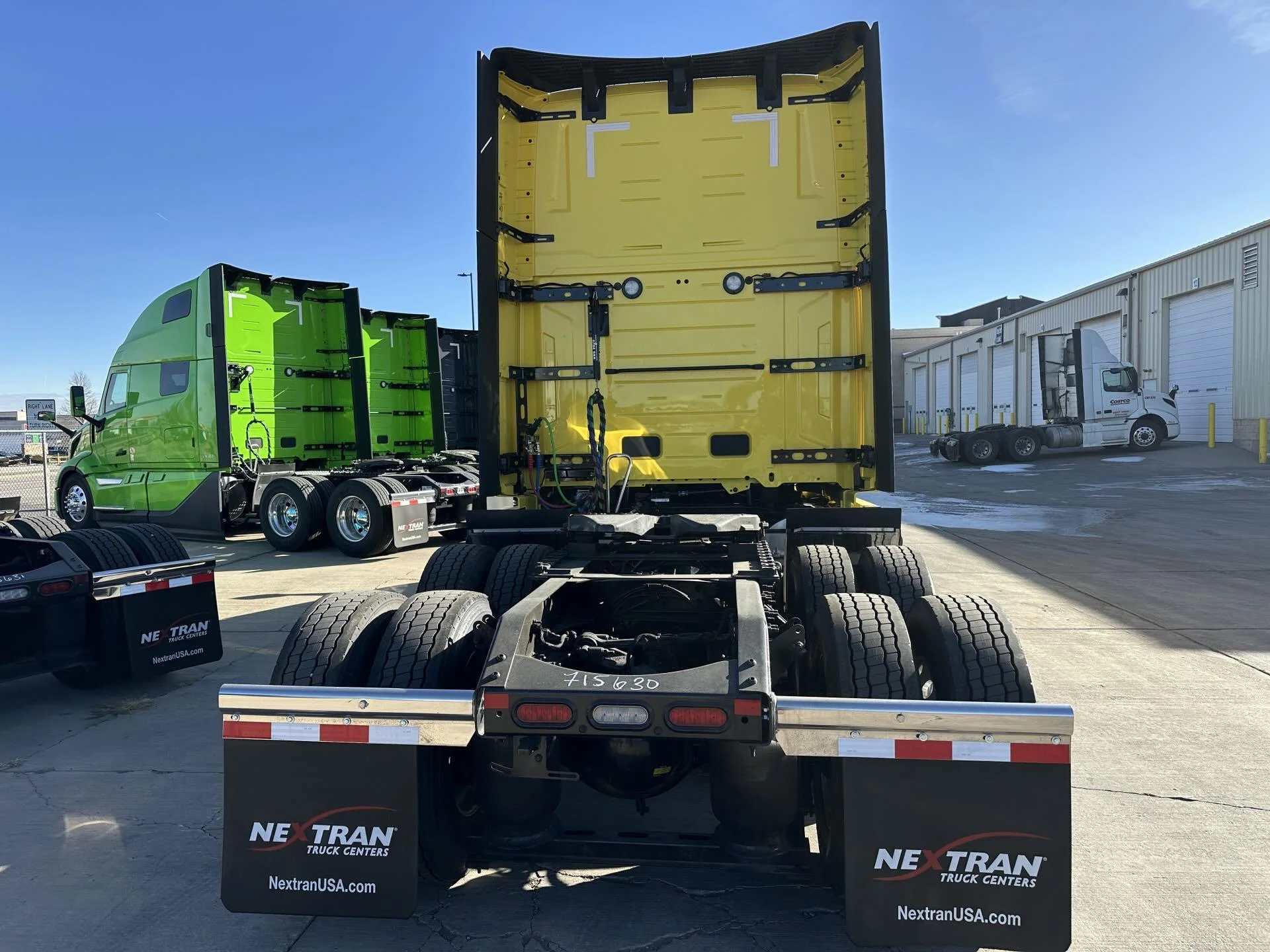 2026 Volvo VNL 860 - image 6