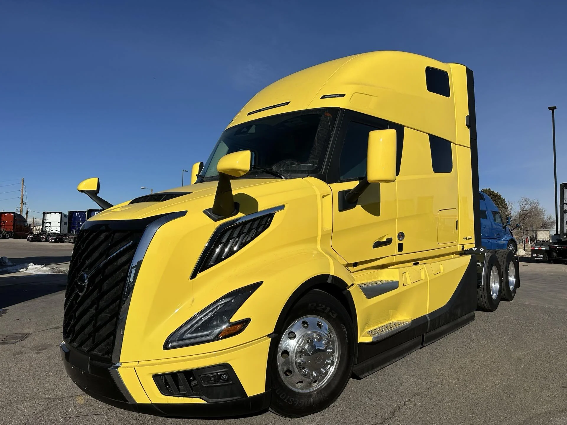 2026 Volvo VNL 860 in Commerce City, CO