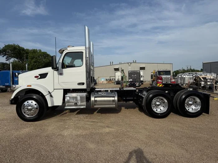 2027 Peterbilt 567 - image 5
