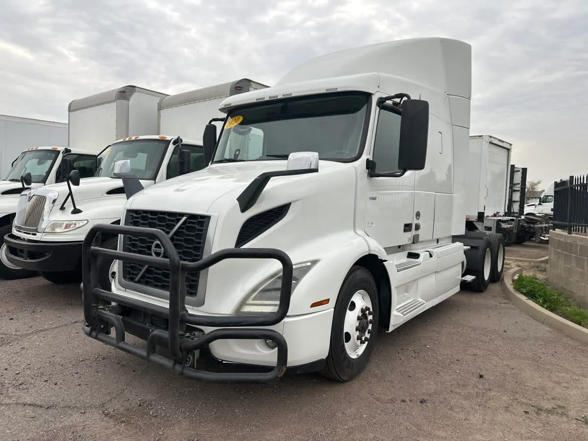 2020 Volvo VNR 640 in Phoenix, AZ