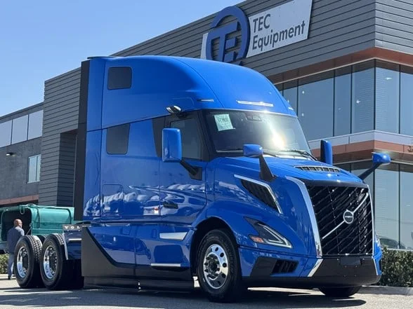 2027 Volvo VNL 860