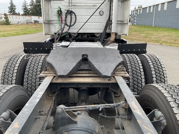 2020 Volvo VNR 640 in Lacey, WA — photo 6