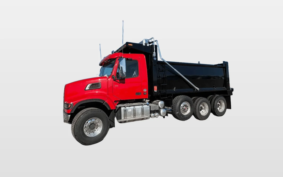 2025 Volvo - image 1