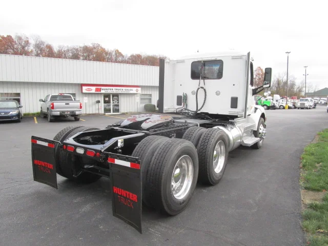 2019 Peterbilt 579 - image 5