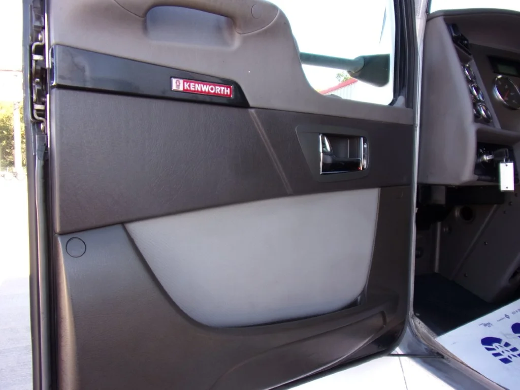 2016 Kenworth - image 13