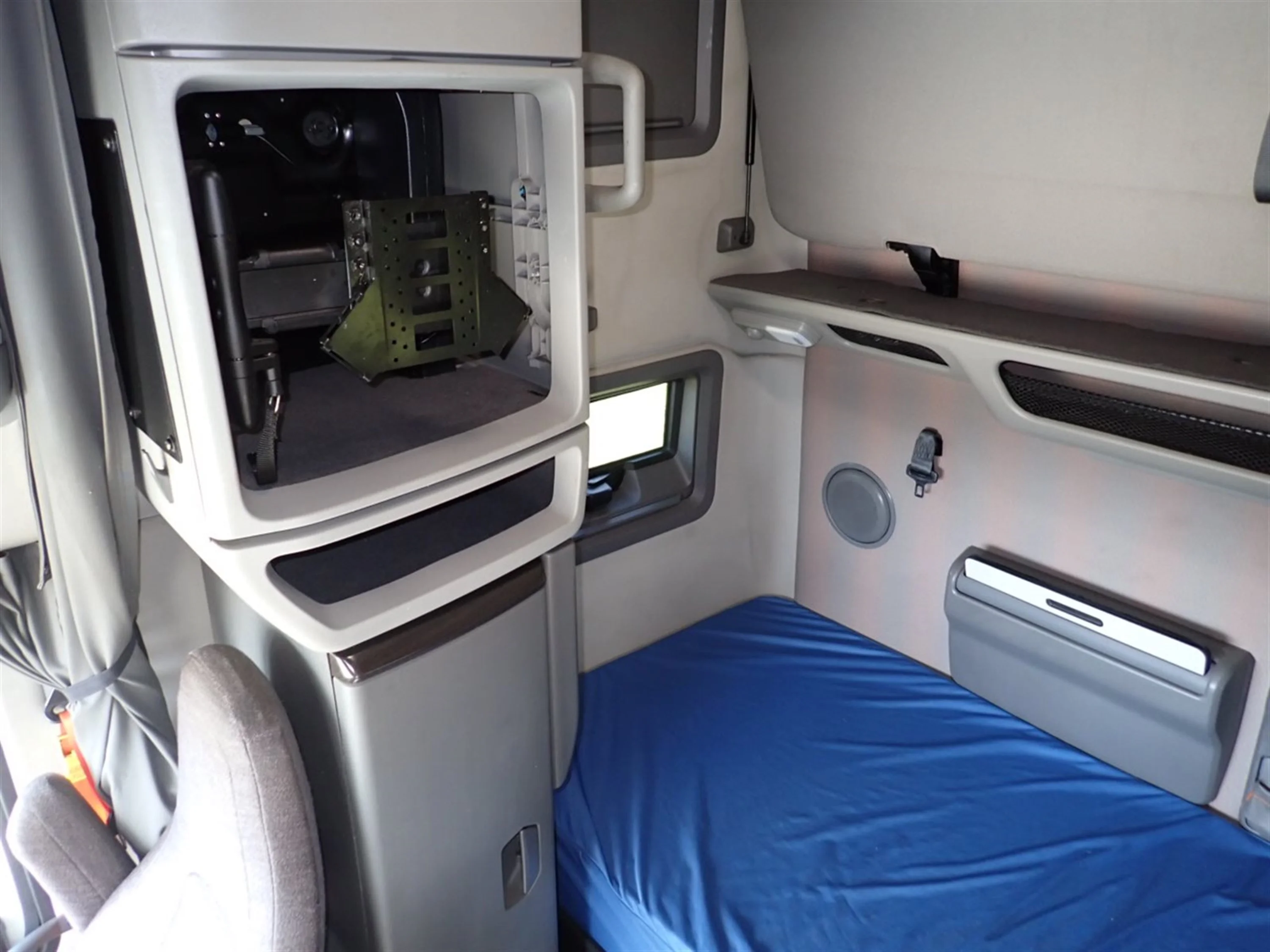 2020 Volvo VNL 760 in Guardian Atlanta — photo 7