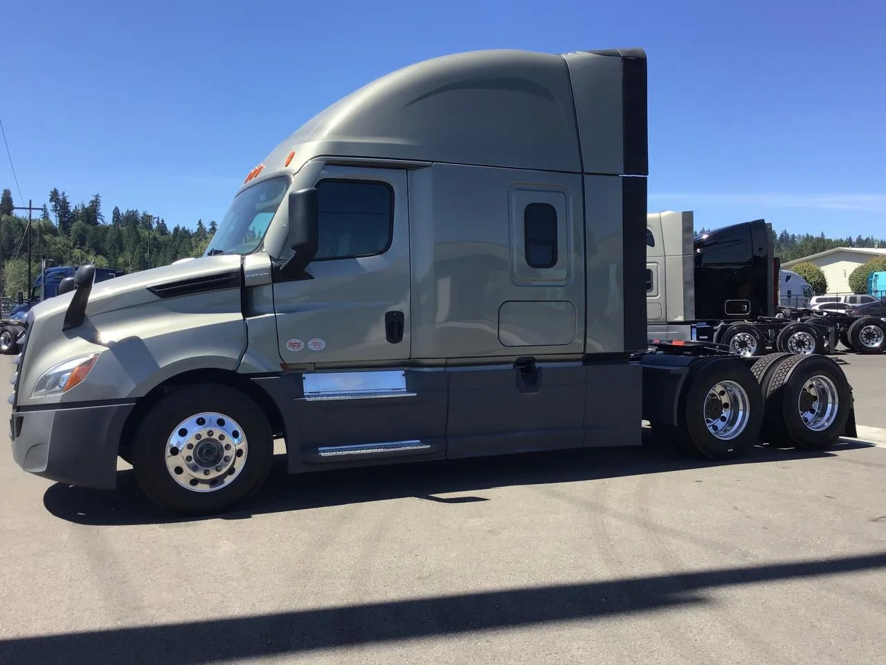 2025 Freightliner Cascadia