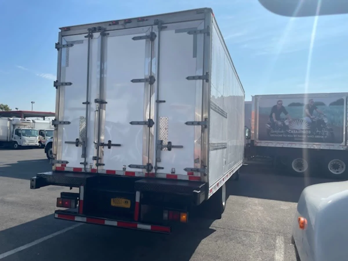2019 Isuzu NQR in Farmingdale, NY — photo 4
