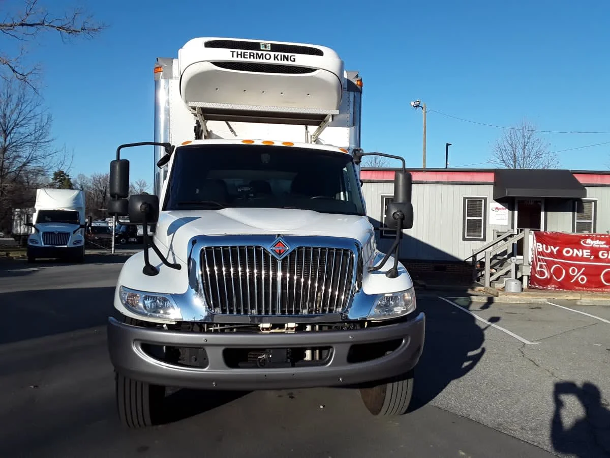 2020 International MV - image 2