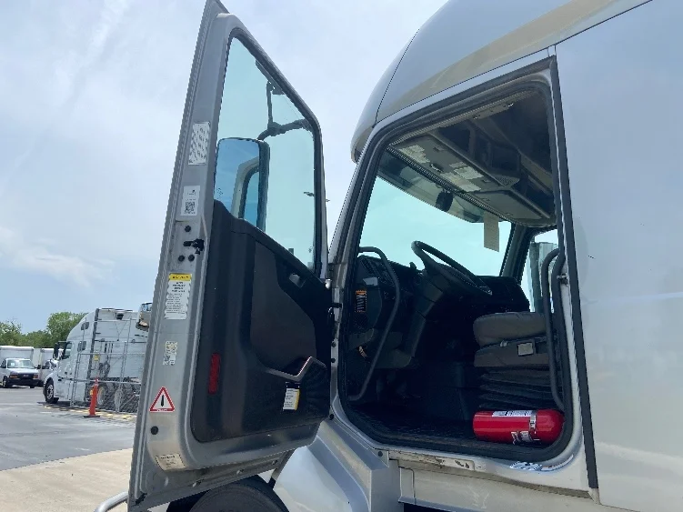 2020 Volvo in San Antonio, TX — photo 9