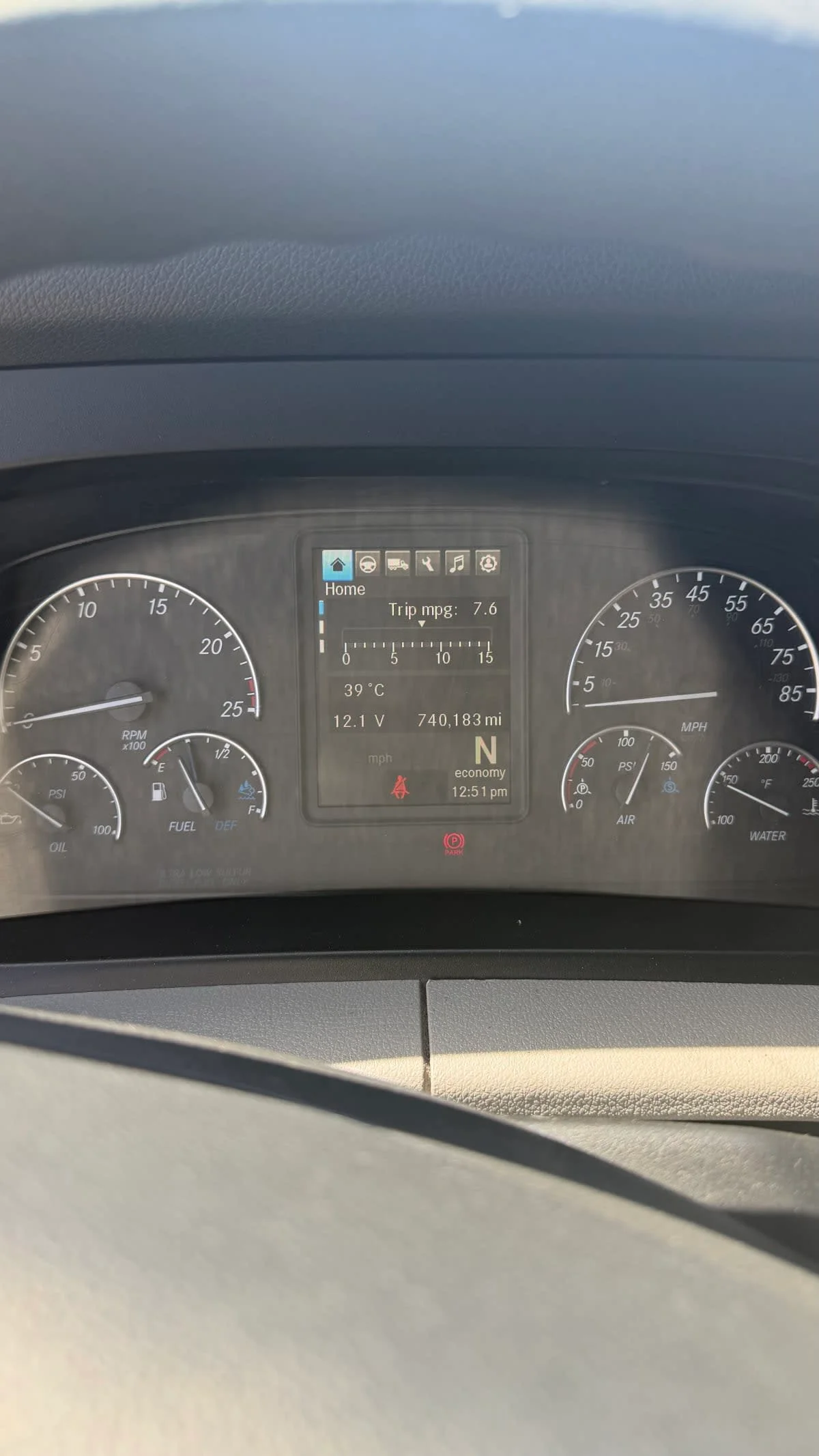 2020 Freightliner Cascadia in Pomona, CA — photo 10