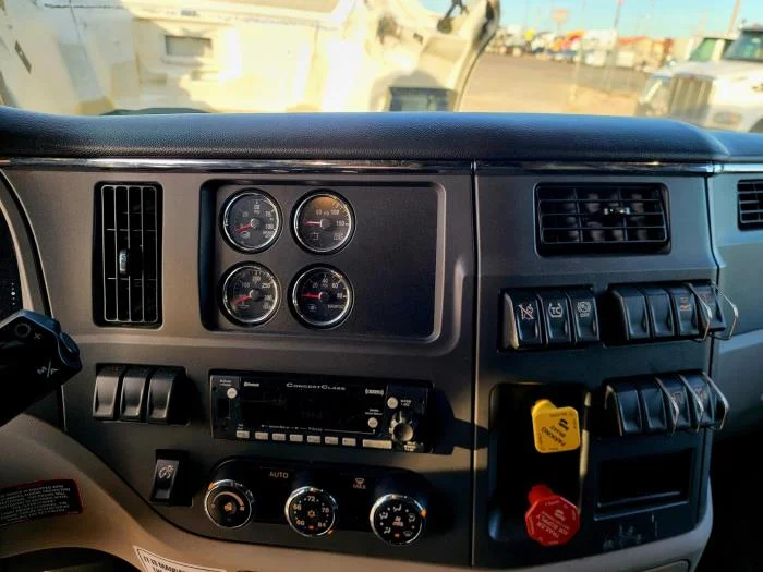 2022 Peterbilt 579 - image 23