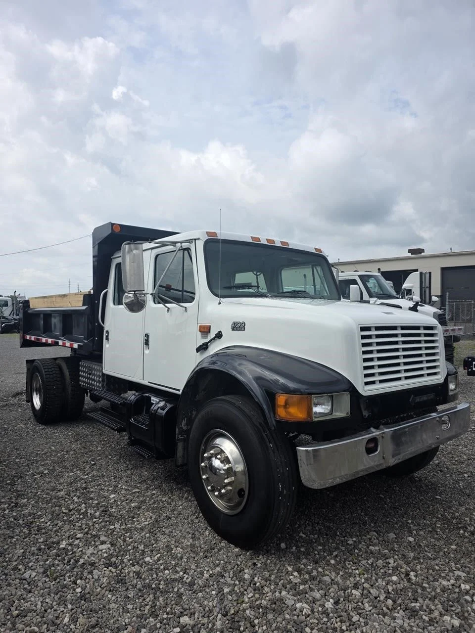 2001 International