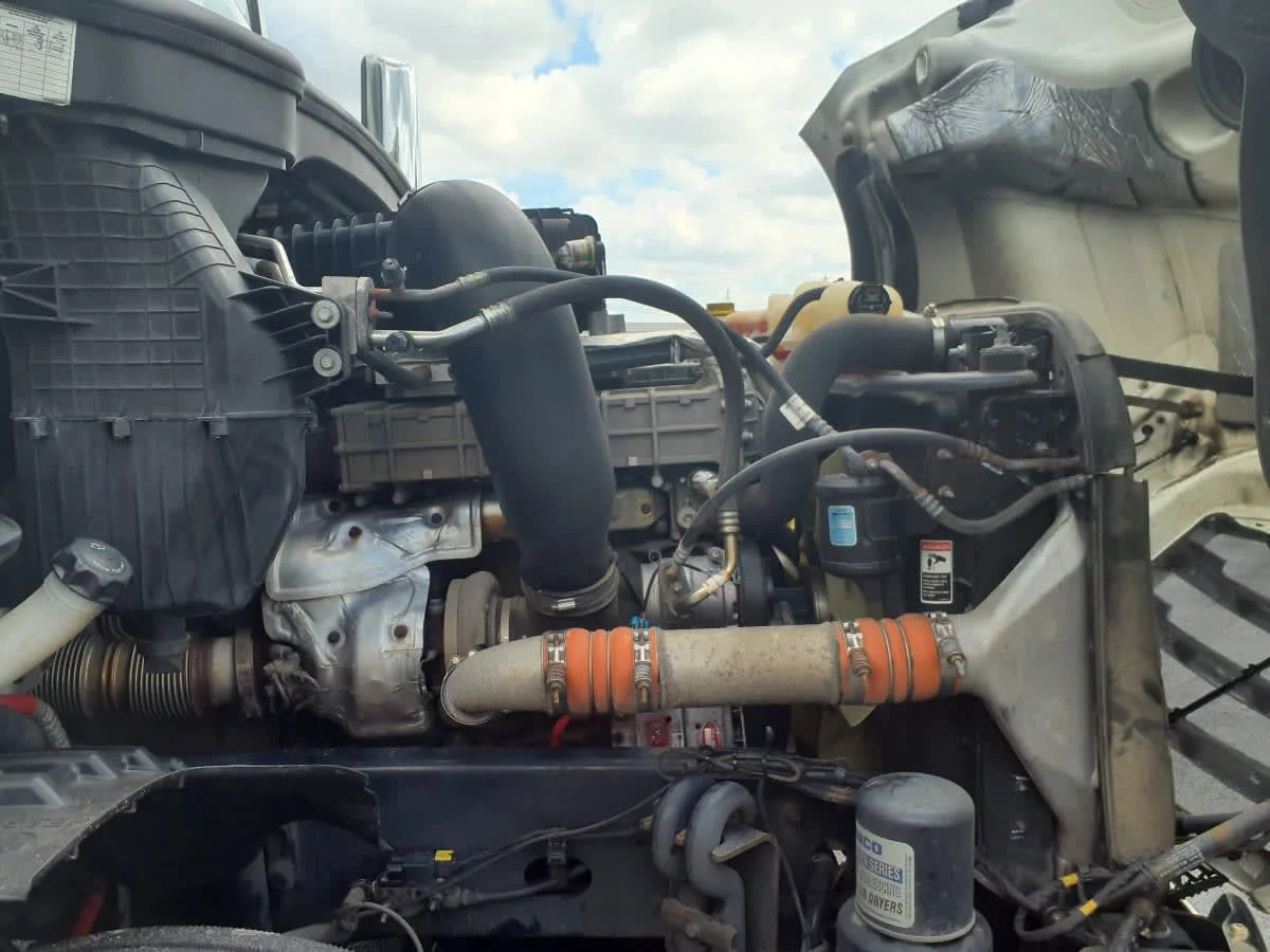 2020 Freightliner Cascadia in Clarksville, IN — photo 13