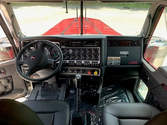 2027 Kenworth W900 in Knoxville, TN — photo 3