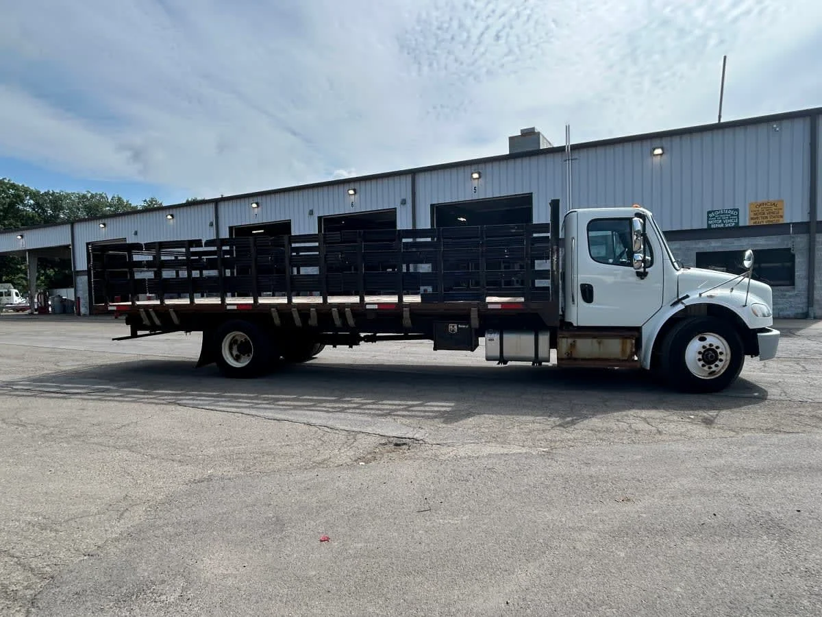 2019 Freightliner M2 106 - image 5