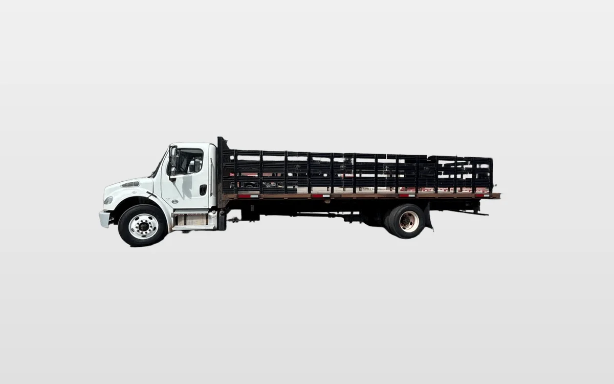 2019 Freightliner M2 106 - image 1
