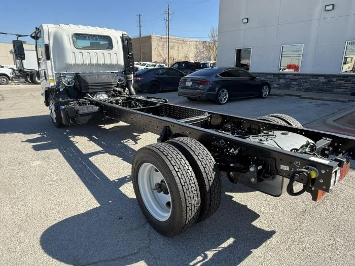 2026 Isuzu NRR - image 4