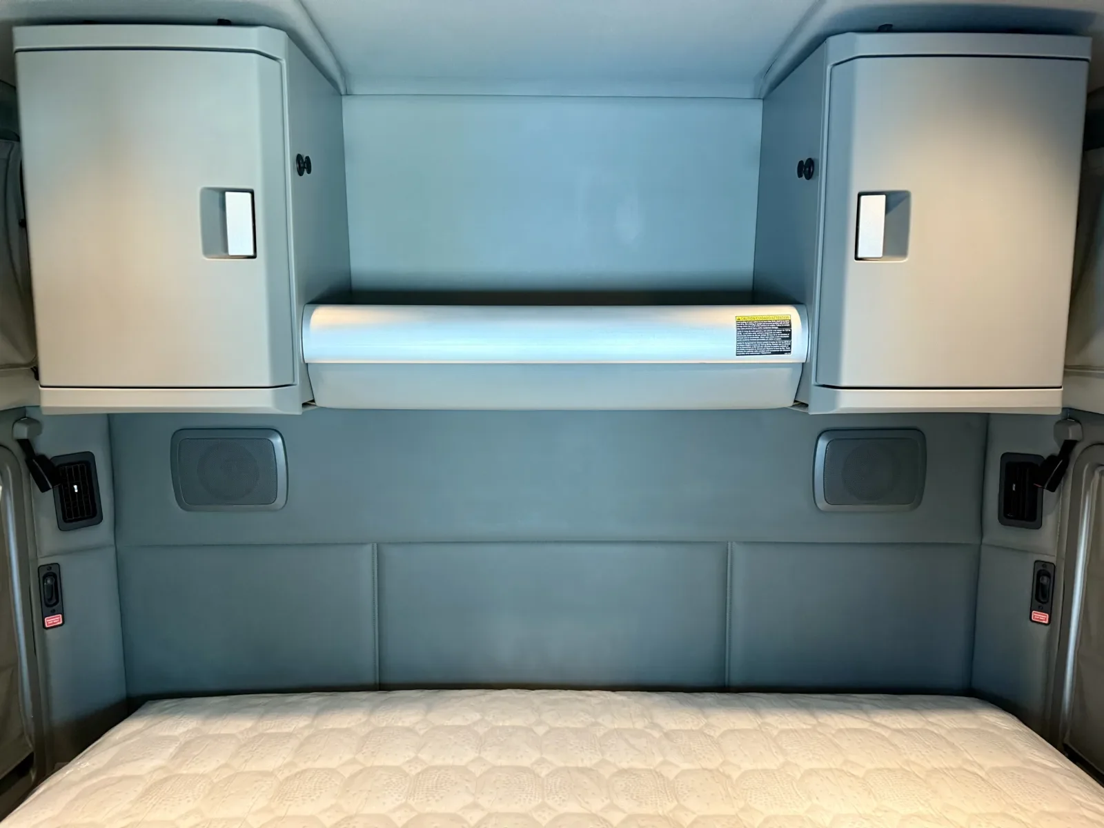 2018 Kenworth T880 - image 23