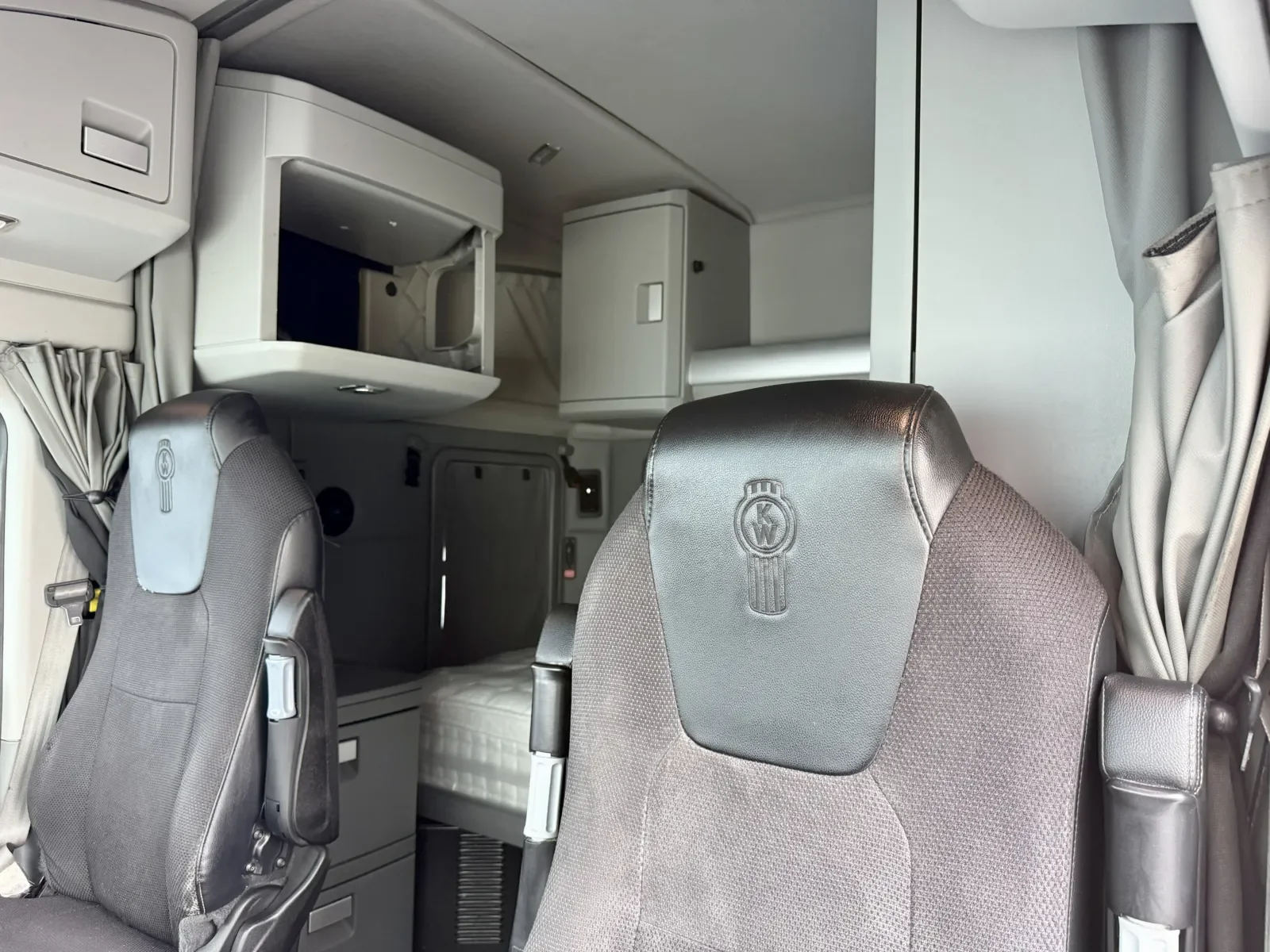 2018 Kenworth T880 - image 20