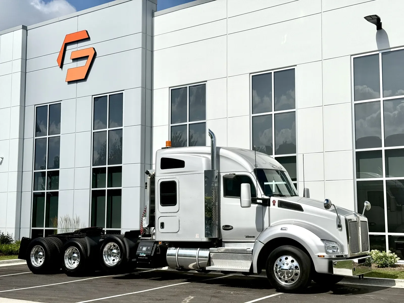 2018 Kenworth T880 - image 2