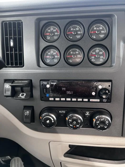 2026 Peterbilt 567 in Las Vegas, NV — photo 18