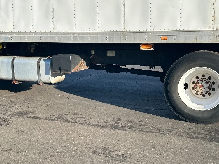 2006 Freightliner M2 106 - image 5