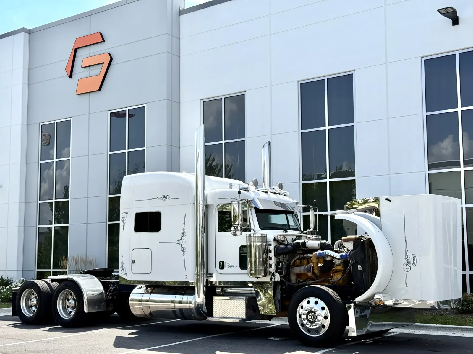 2019 Peterbilt 389 - image 9