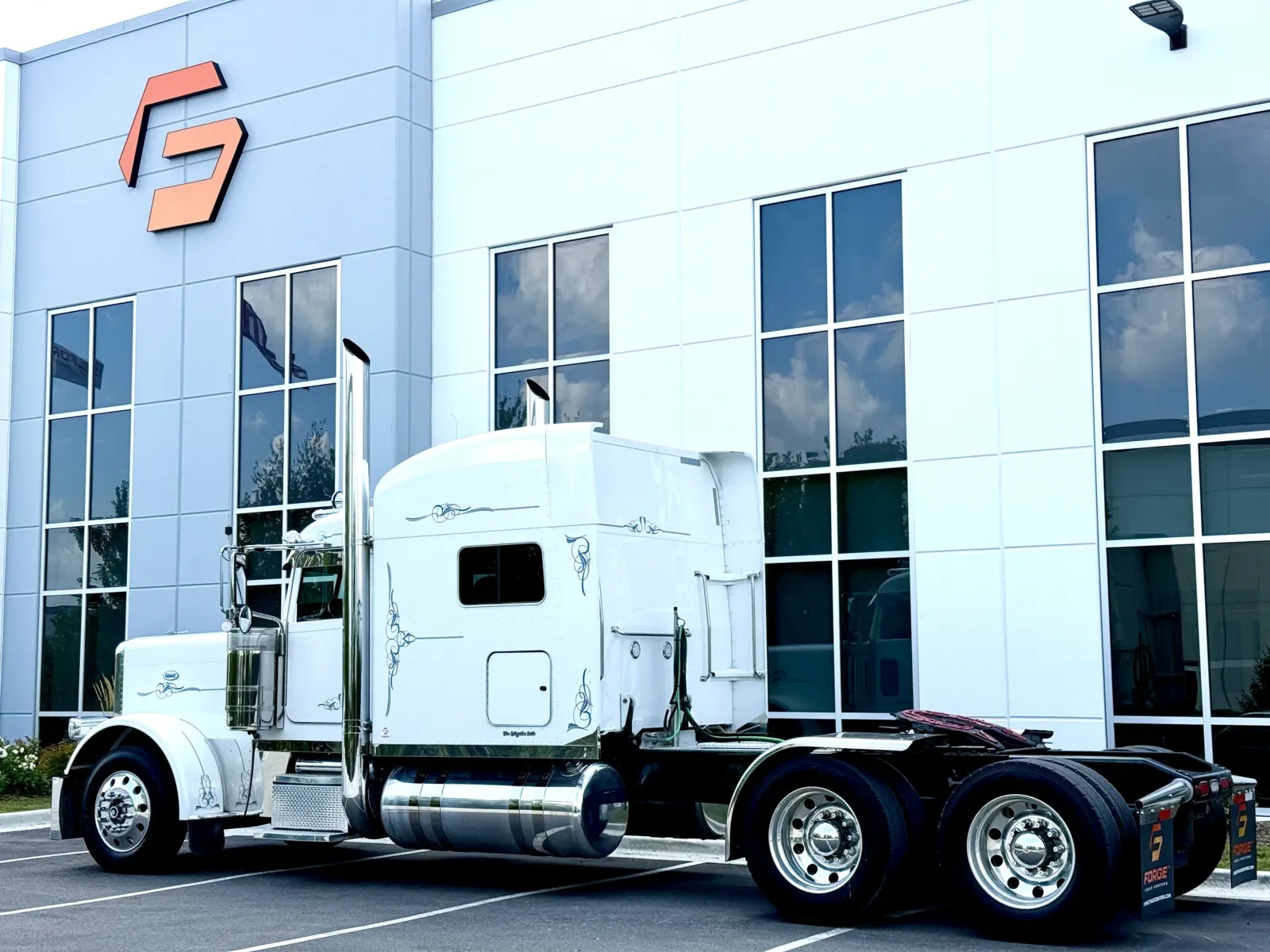 2019 Peterbilt 389 in New Lenox, IL — photo 6