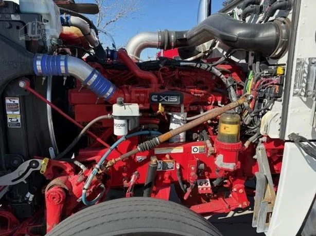 2023 Peterbilt 389 - image 11